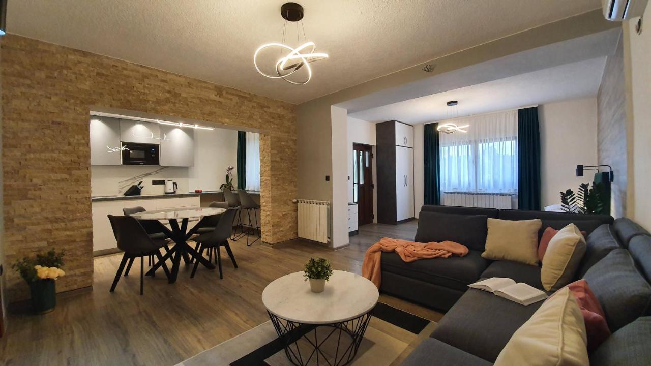 Apartments Lucic Слунь Екстер'єр фото